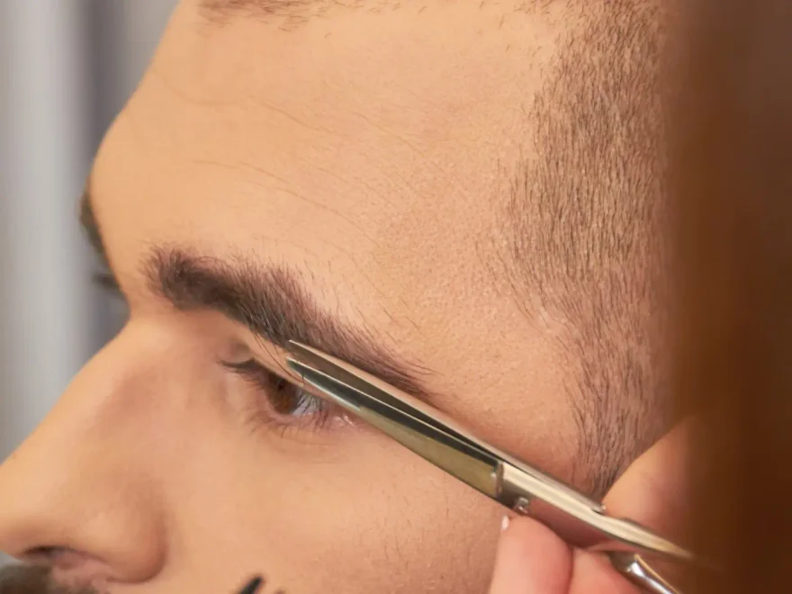 Designer de sobrancelhas masculinas