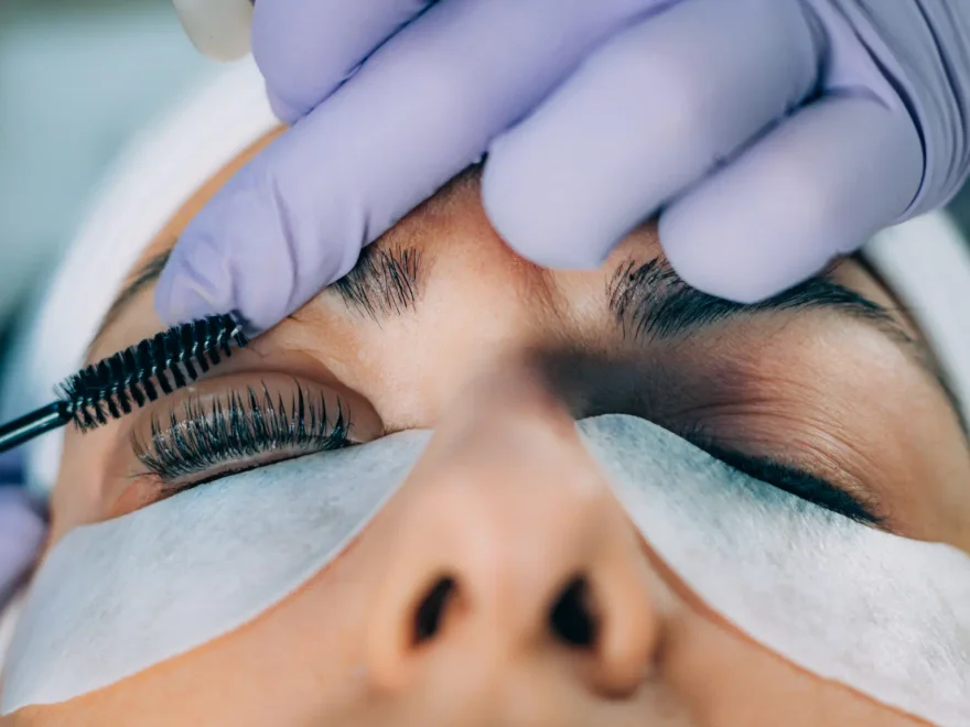 Lash lifting